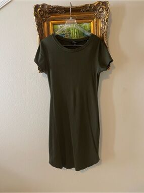 Lulu's Olive Green Ribbed Short Sleeve Dress
